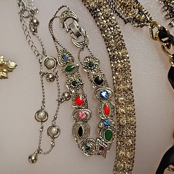 Mixed Jewelry lot 8 bracelets 1 wrap necklace gold and silver tone charms - Picture 4 of 14